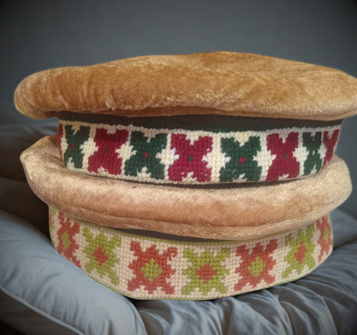 Hunza caps
